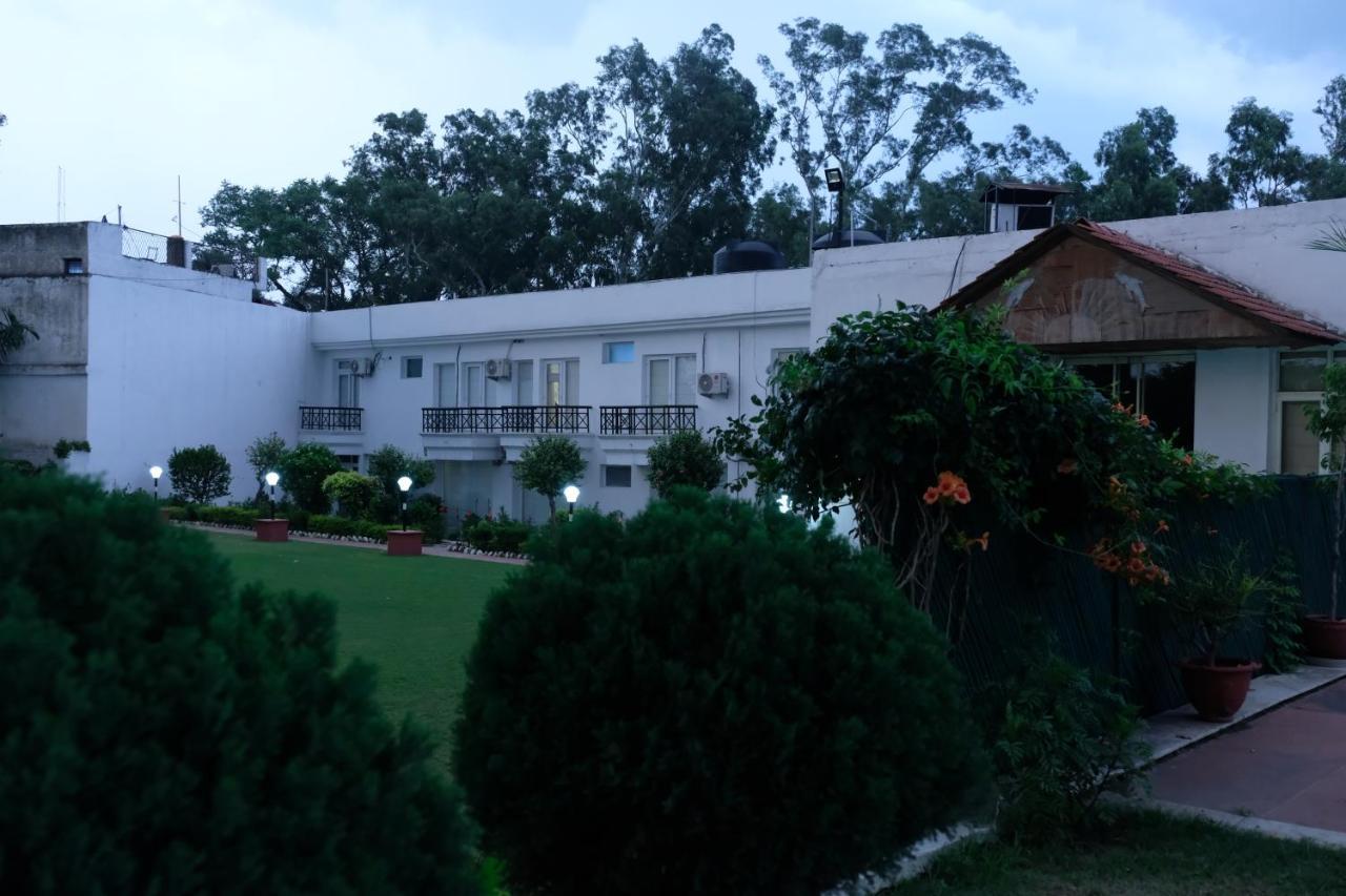 Black Mango Resort Kala Amb Esterno foto